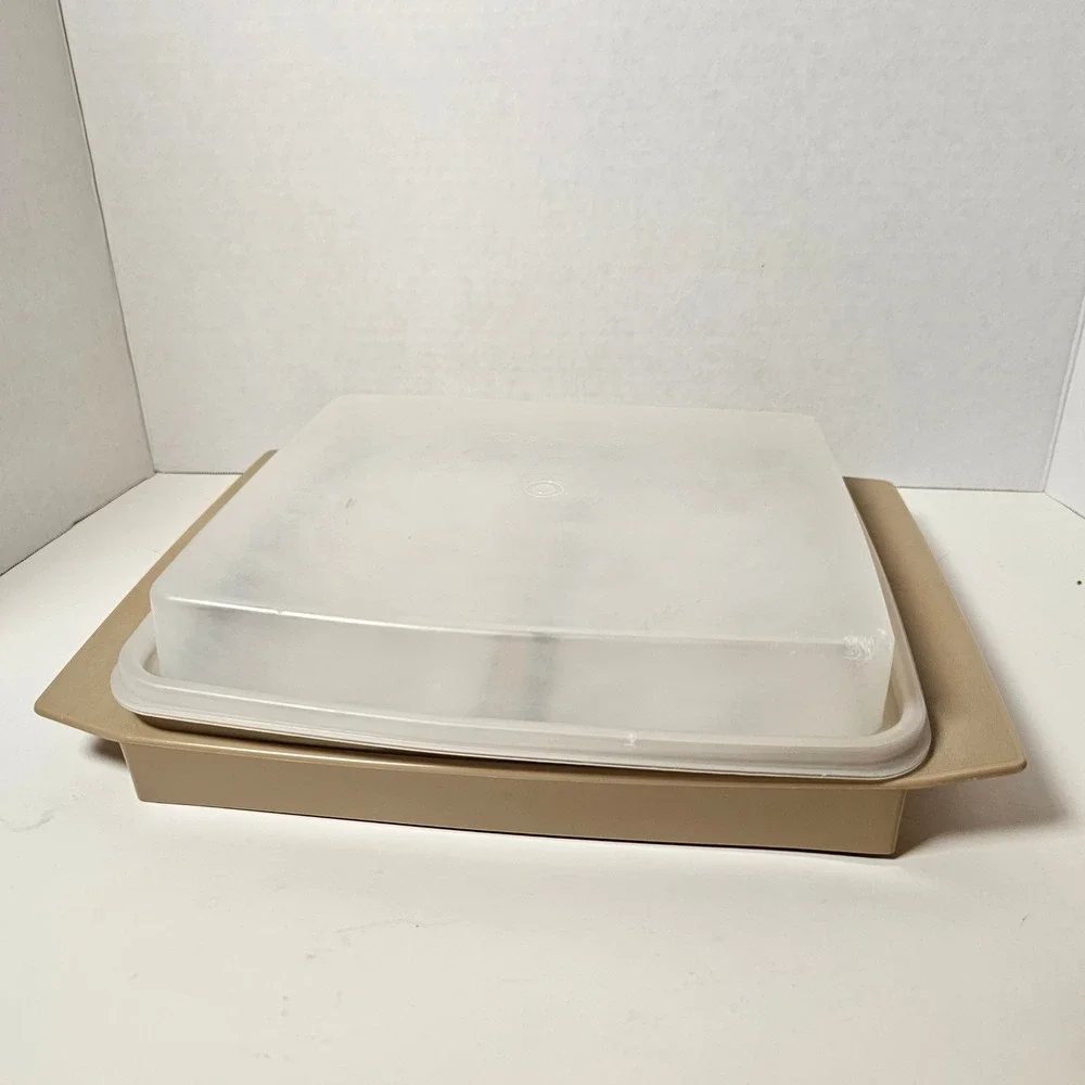 Vintage‎ Tupperware Deviled Egg Carrier 722 Almond Tan 16 Slot 4pc Set with Lid
